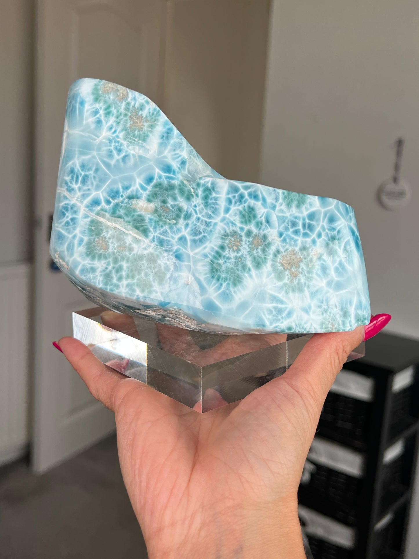 XXXL Larimar Core On Stand