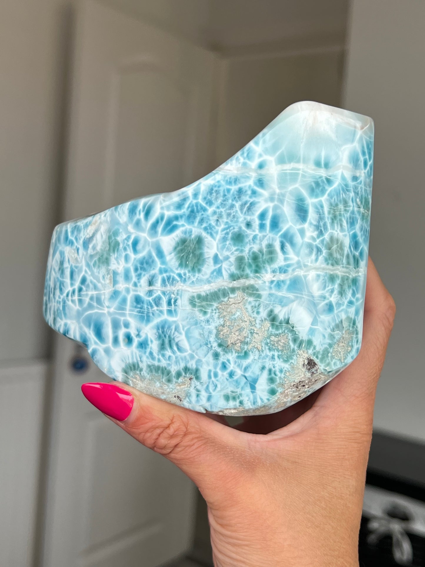 XXXL Larimar Core On Stand
