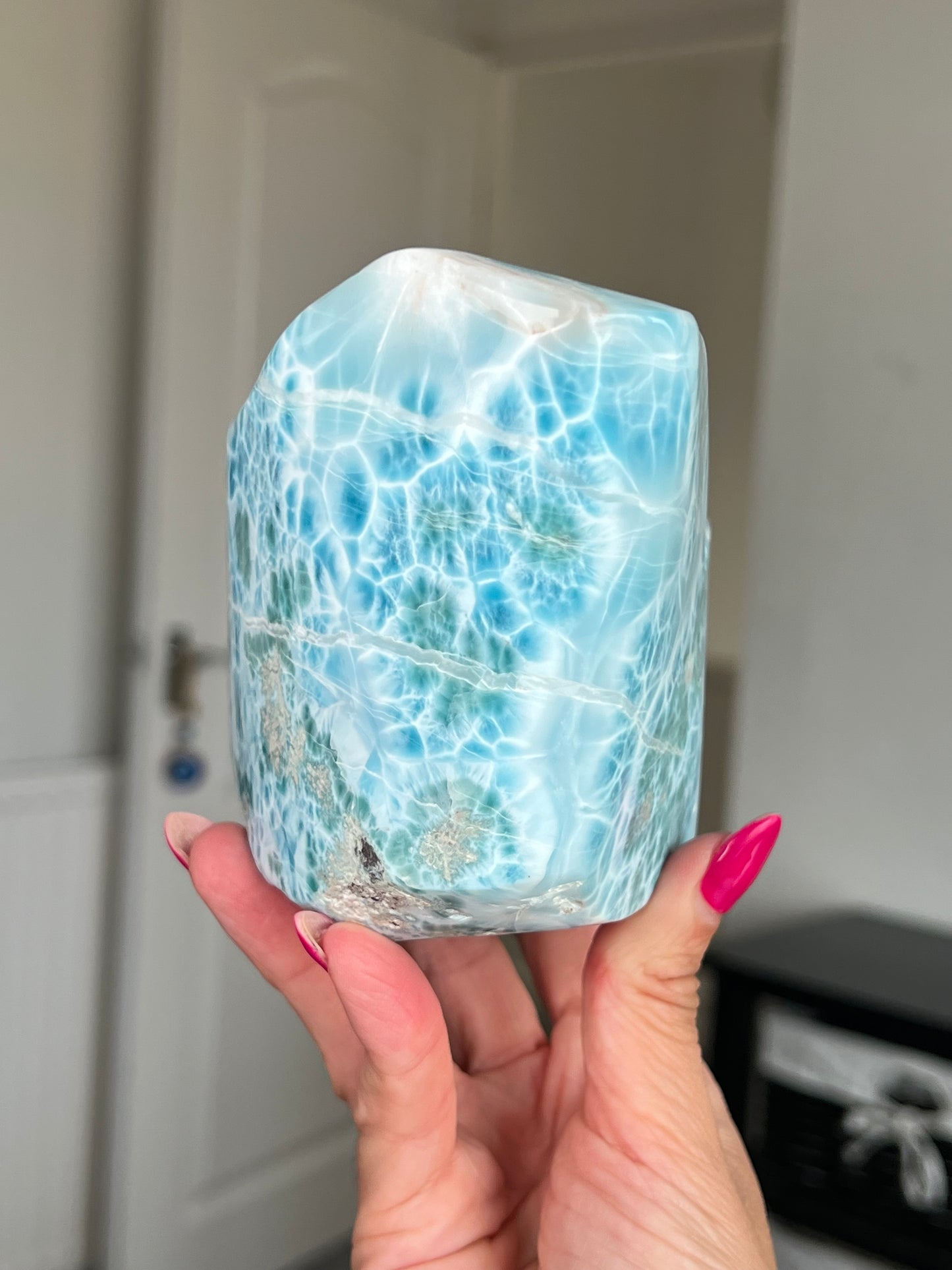 XXXL Larimar Core On Stand