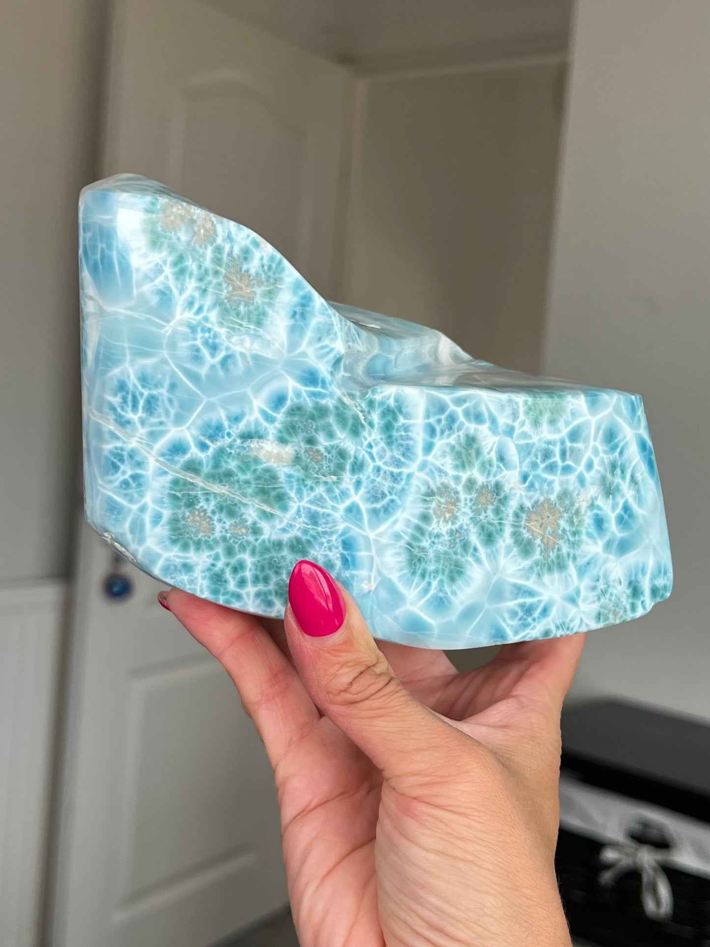XXXL Larimar Core On Stand