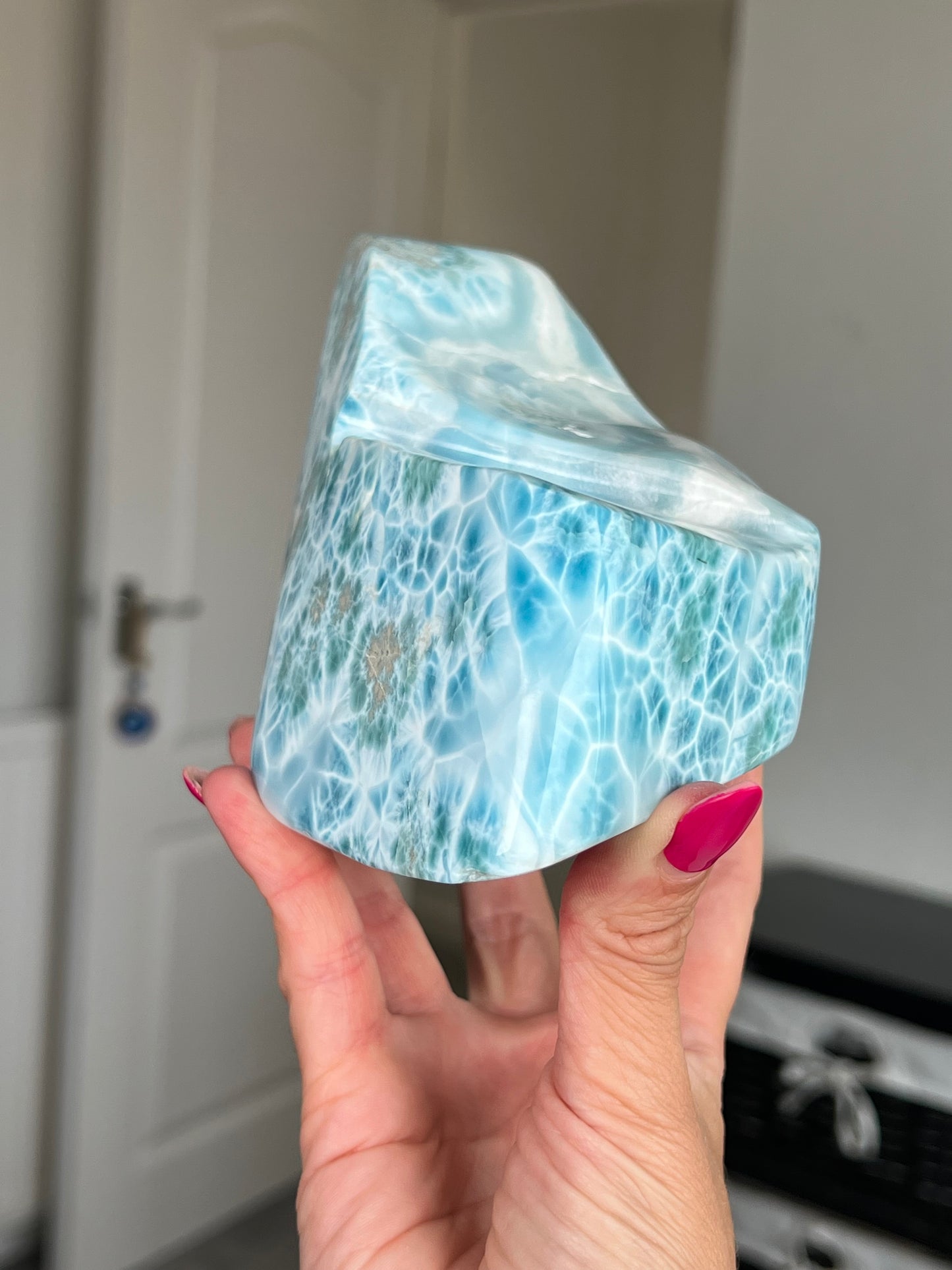XXXL Larimar Core On Stand