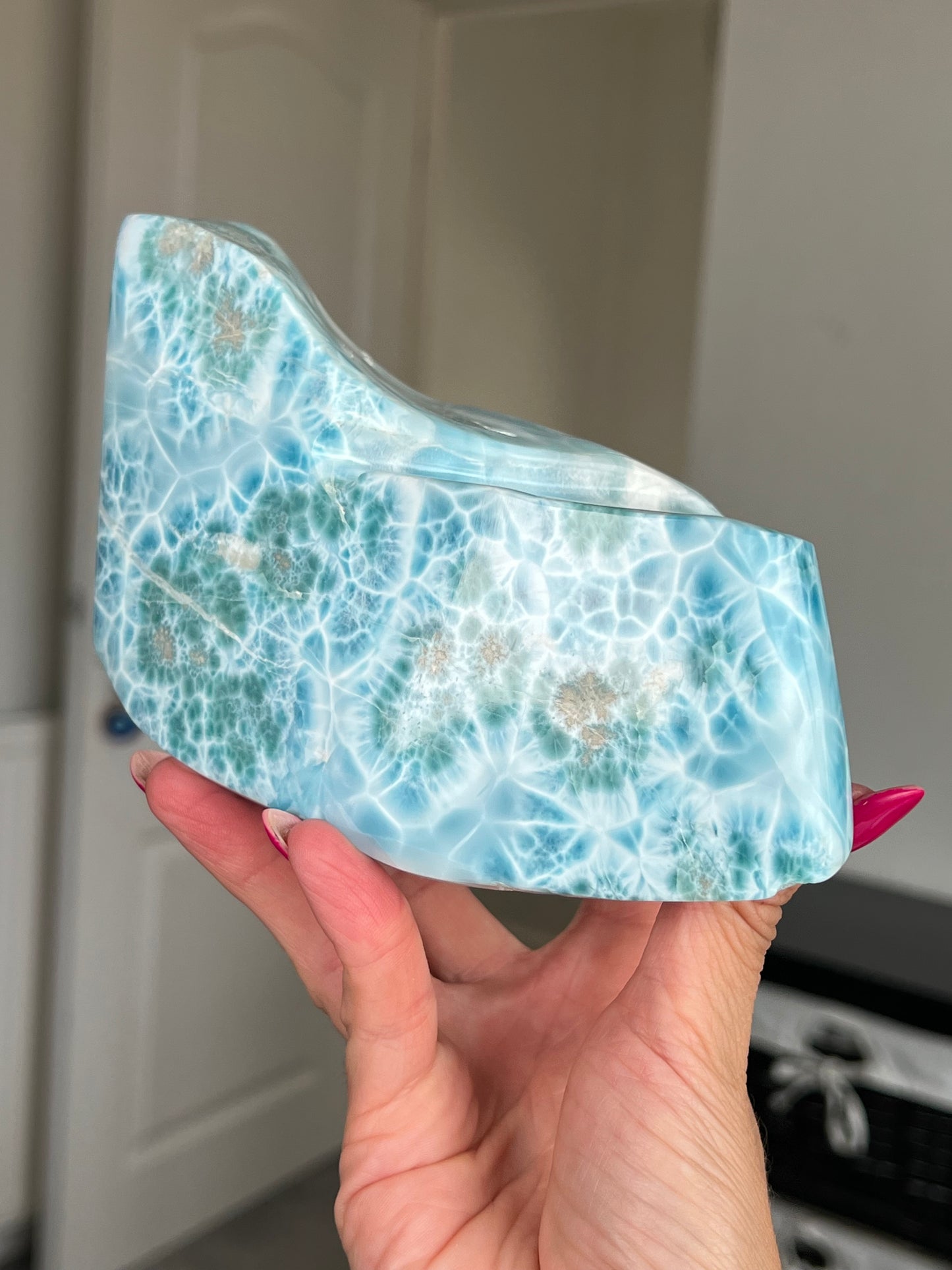 XXXL Larimar Core On Stand