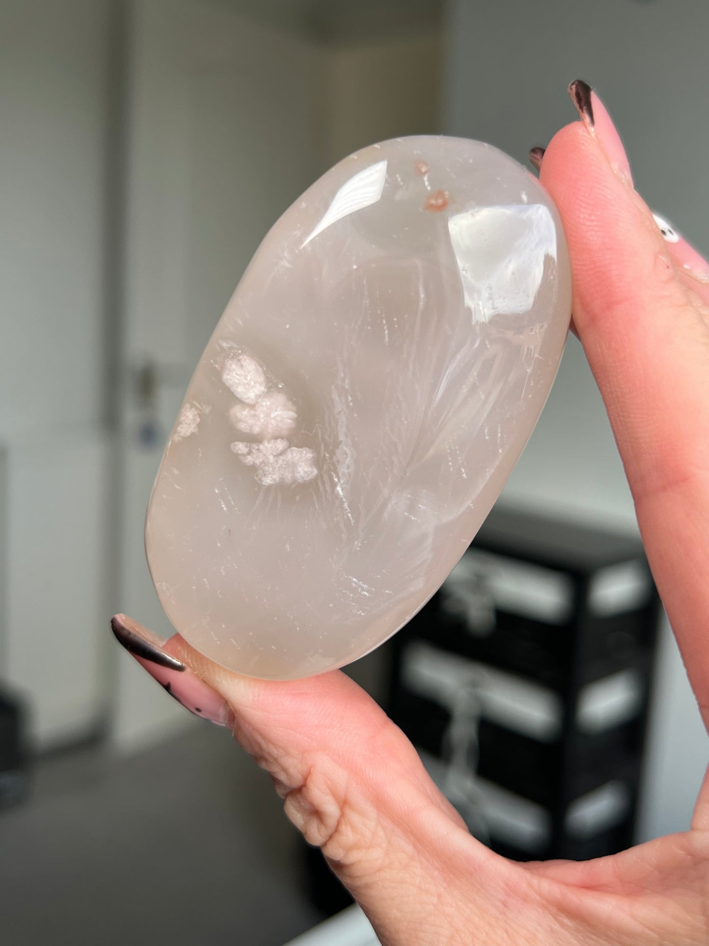 Flower Agate Palm Stone