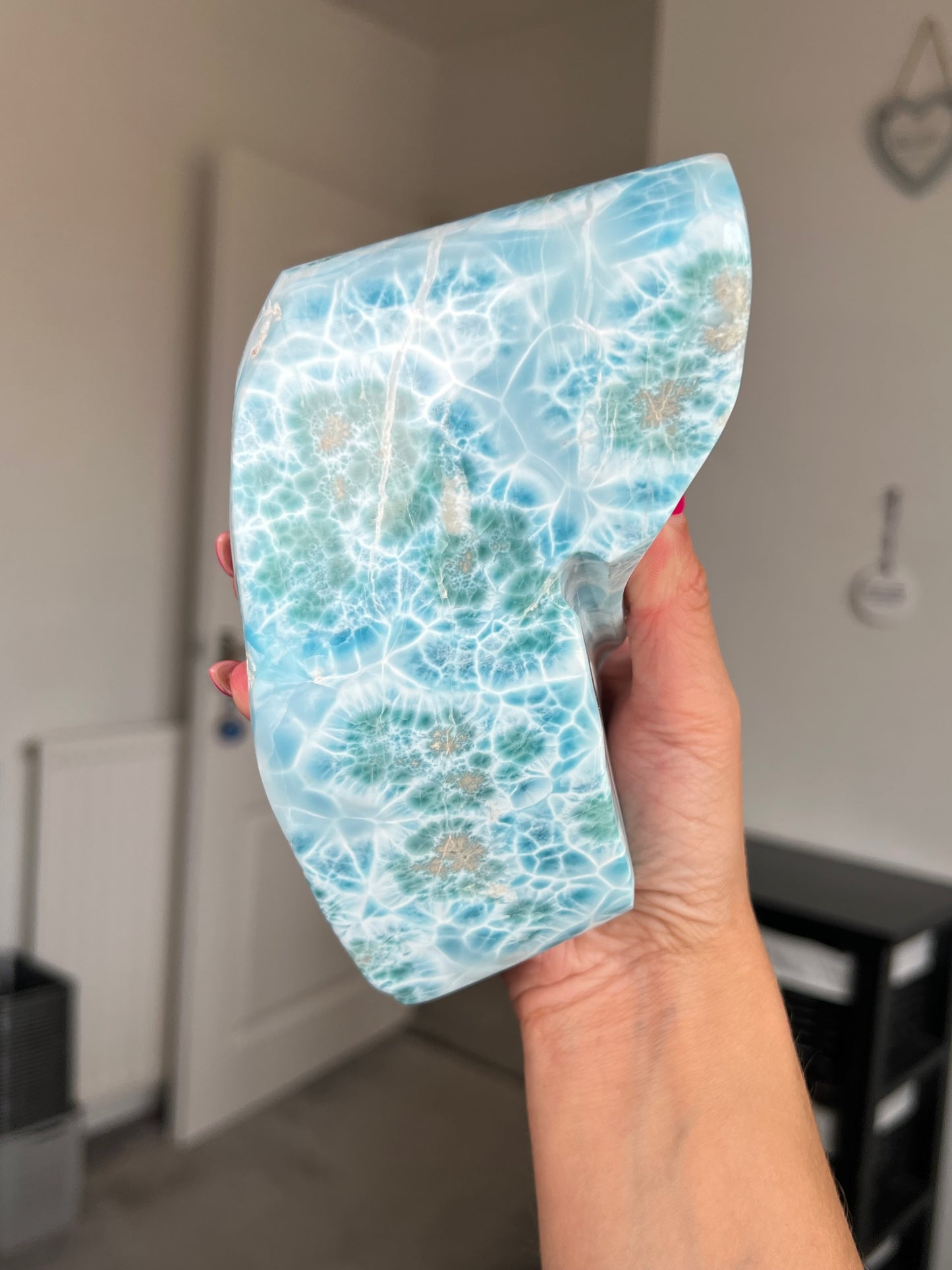 XXXL Larimar Core On Stand