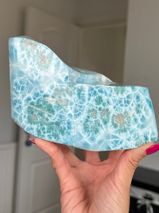 XXXL Larimar Core On Stand