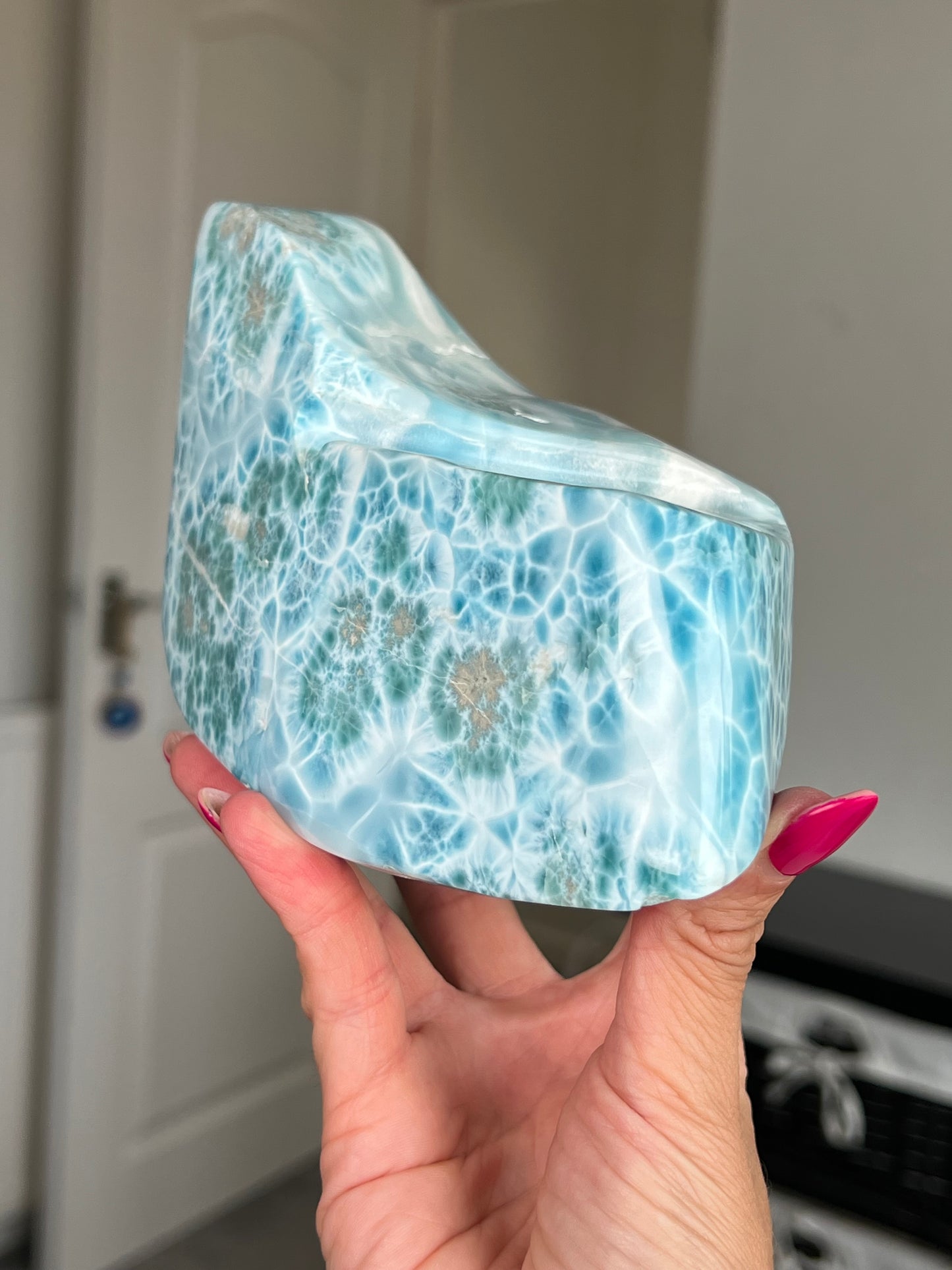 XXXL Larimar Core On Stand
