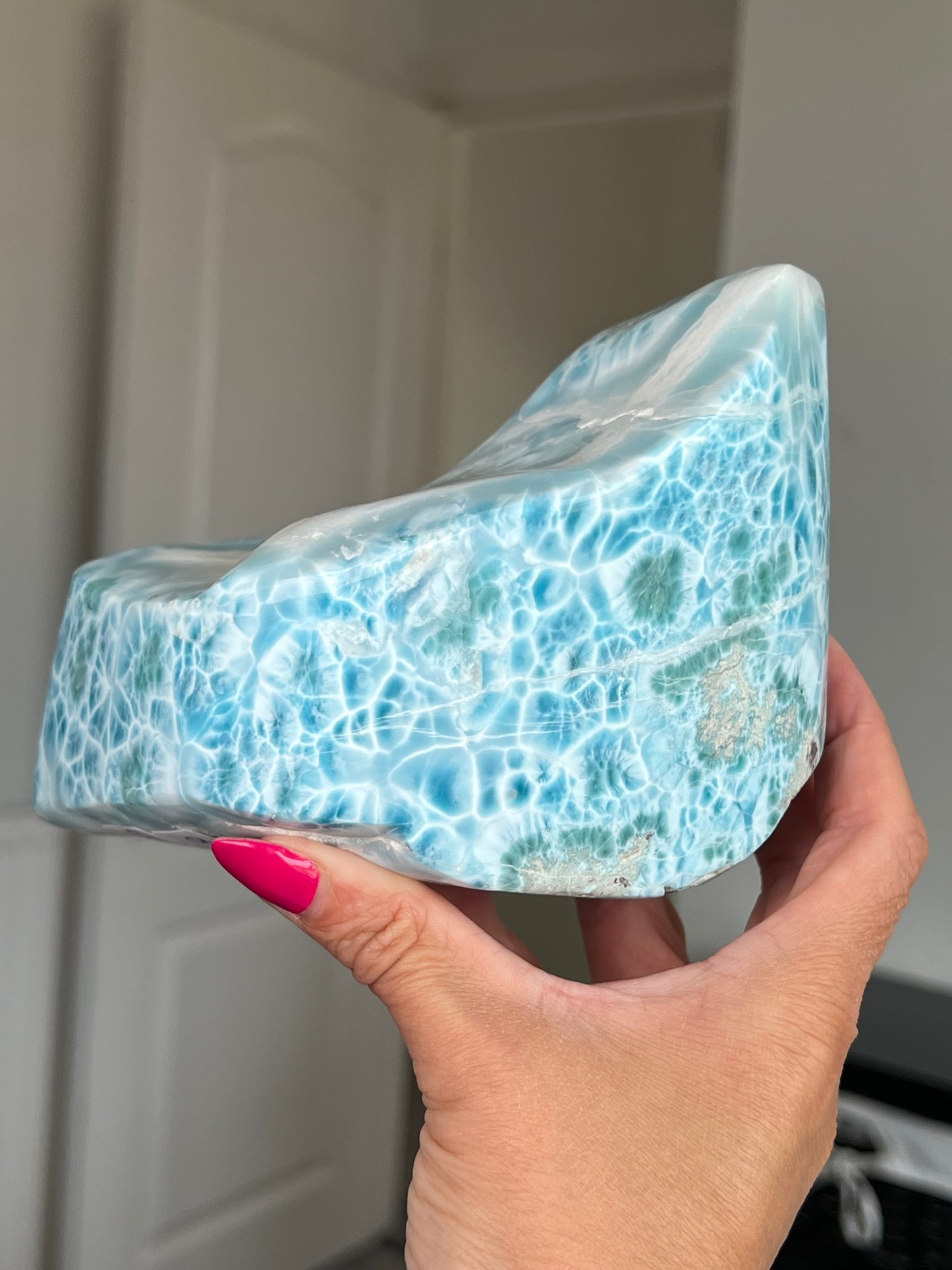XXXL Larimar Core On Stand