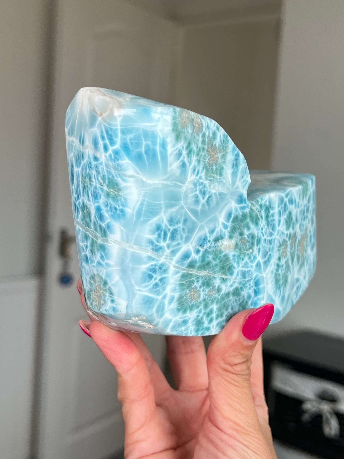 XXXL Larimar Core On Stand