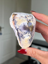 Load image into Gallery viewer, Utah Tiffany Stone With Stand
