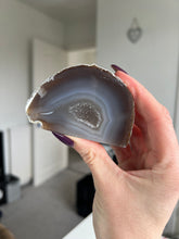 Load image into Gallery viewer, Agate Geode Cut Base
