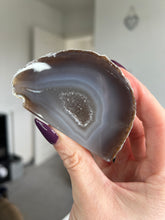 Load image into Gallery viewer, Agate Geode Cut Base
