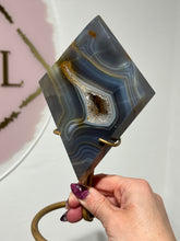 Load image into Gallery viewer, Agate Diamond On Gold Stand
