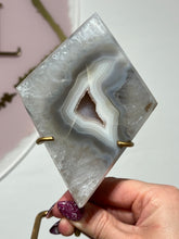 Load image into Gallery viewer, Agate Diamond On Gold Stand
