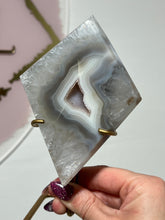 Load image into Gallery viewer, Agate Diamond On Gold Stand
