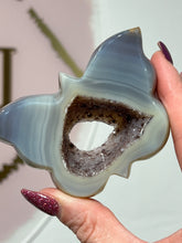 Load image into Gallery viewer, Agate Butterfly With Stand
