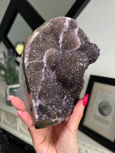 Load image into Gallery viewer, Rainbow Amethyst Cut Base
