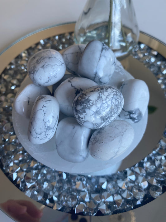 Howlite Tumbles